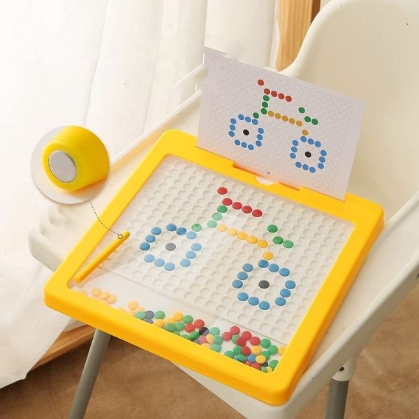 Tableau magnétique avec motifs (3 ans+)
